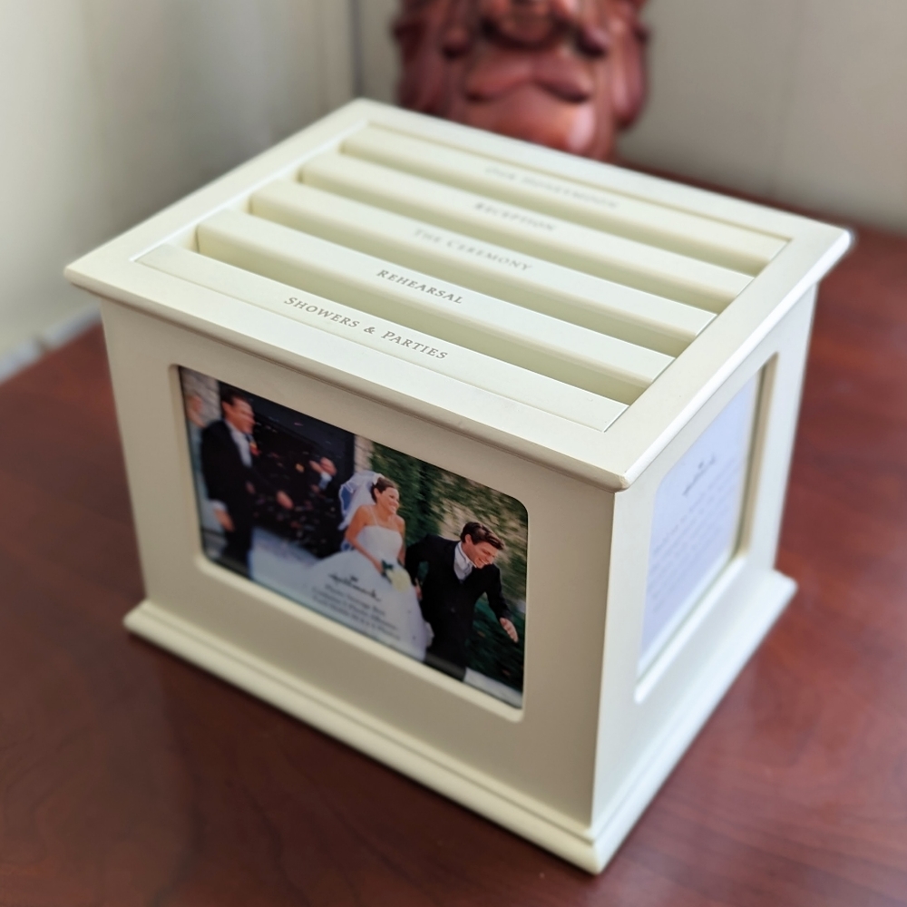 Hallmark Signature Wedding Photo Storage Box - Picture 3 of 6